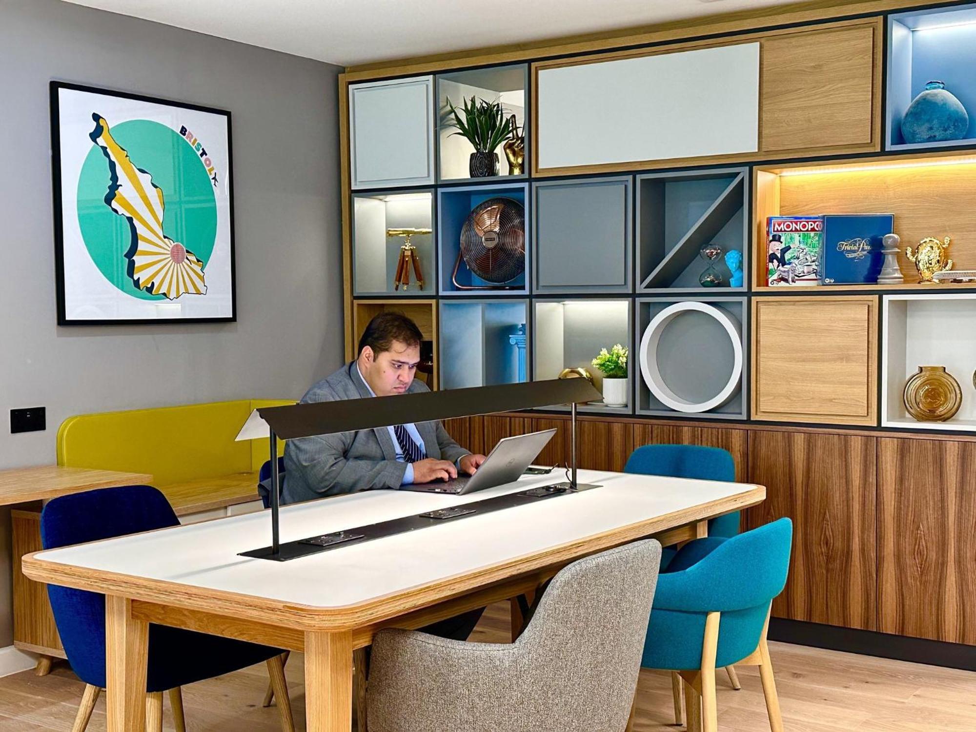 Holiday Inn Bristol Airport By Ihg Redhill  Eksteriør bilde
