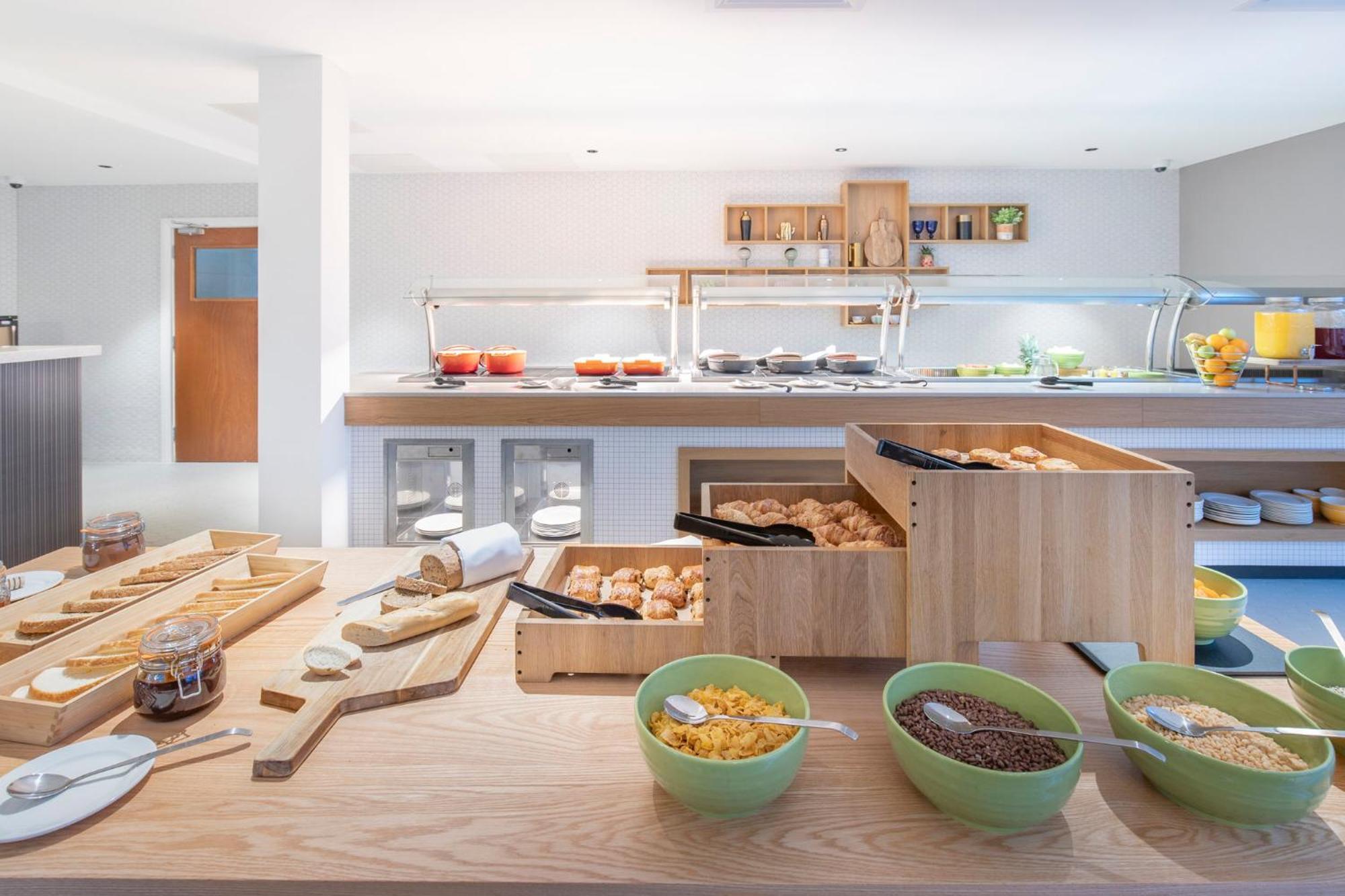 Holiday Inn Bristol Airport By Ihg Redhill  Eksteriør bilde